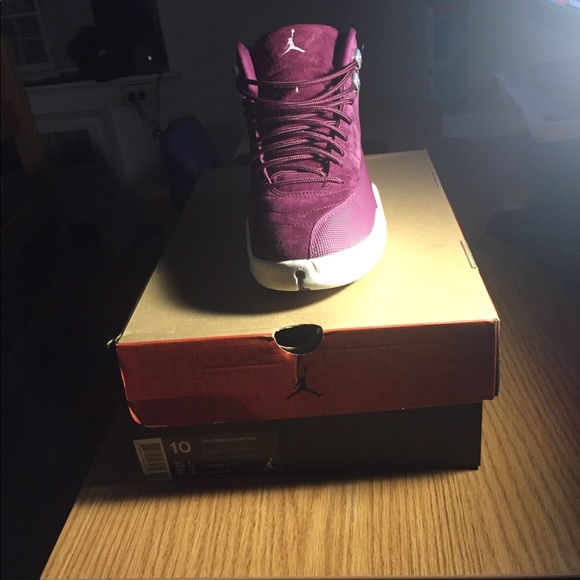 Bordeaux/ sail-metallic silver air Jordan 12 retro - Picture 2 of 2